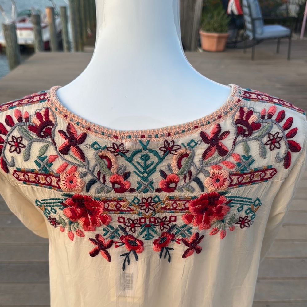 NWT~Johnny Was White and Red Asymmetrical Embellished Tunic - Picture 7 of 11